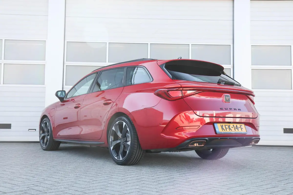1.4 e-Hybrid 204pk Business | SoH 94% | Achteruitrijcamera | Stoelverwarming | Navigatie | Full Link