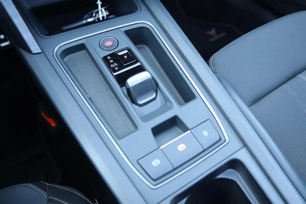 1.4 e-Hybrid 204pk Business | SoH 94% | Achteruitrijcamera | Stoelverwarming | Navigatie | Full Link