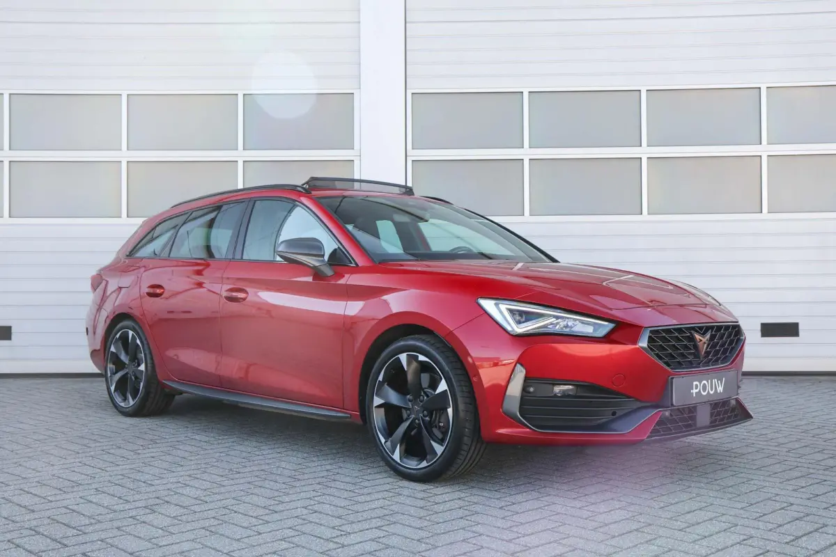 1.4 e-Hybrid 204pk Business | SoH 94% | Achteruitrijcamera | Stoelverwarming | Navigatie | Full Link