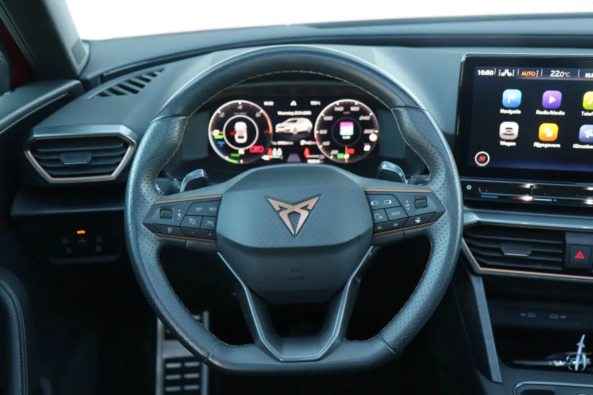 1.4 e-Hybrid 204pk Business | SoH 94% | Achteruitrijcamera | Stoelverwarming | Navigatie | Full Link