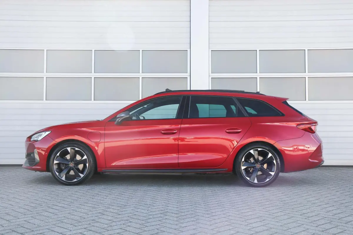 1.4 e-Hybrid 204pk Business | SoH 94% | Achteruitrijcamera | Stoelverwarming | Navigatie | Full Link