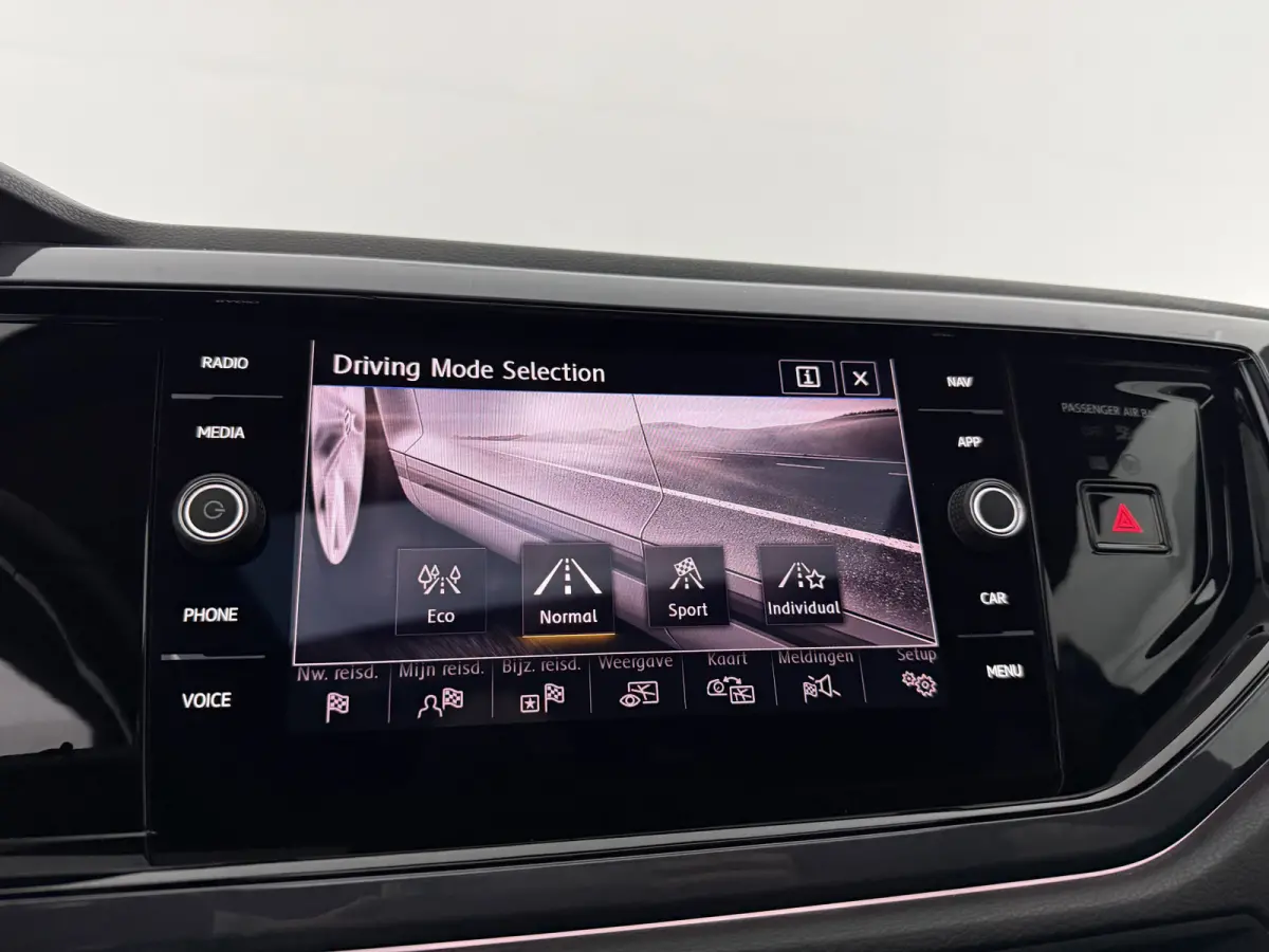 1.0 TSI R-line | Pano | Virtual | Carplay | Cruise | Clima | Parkeersens.