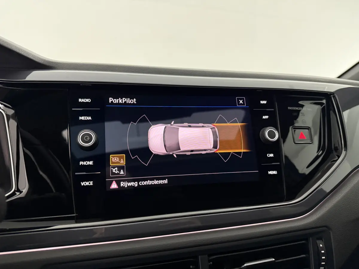 1.0 TSI R-line | Pano | Virtual | Carplay | Cruise | Clima | Parkeersens.