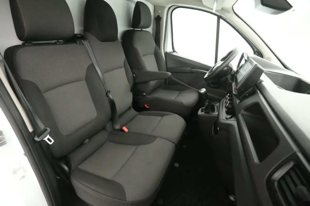 2.0 dCi L2H1 | Airco | Cruise | 3 Zits | Carplay | LED | Navi | Parkeersens.