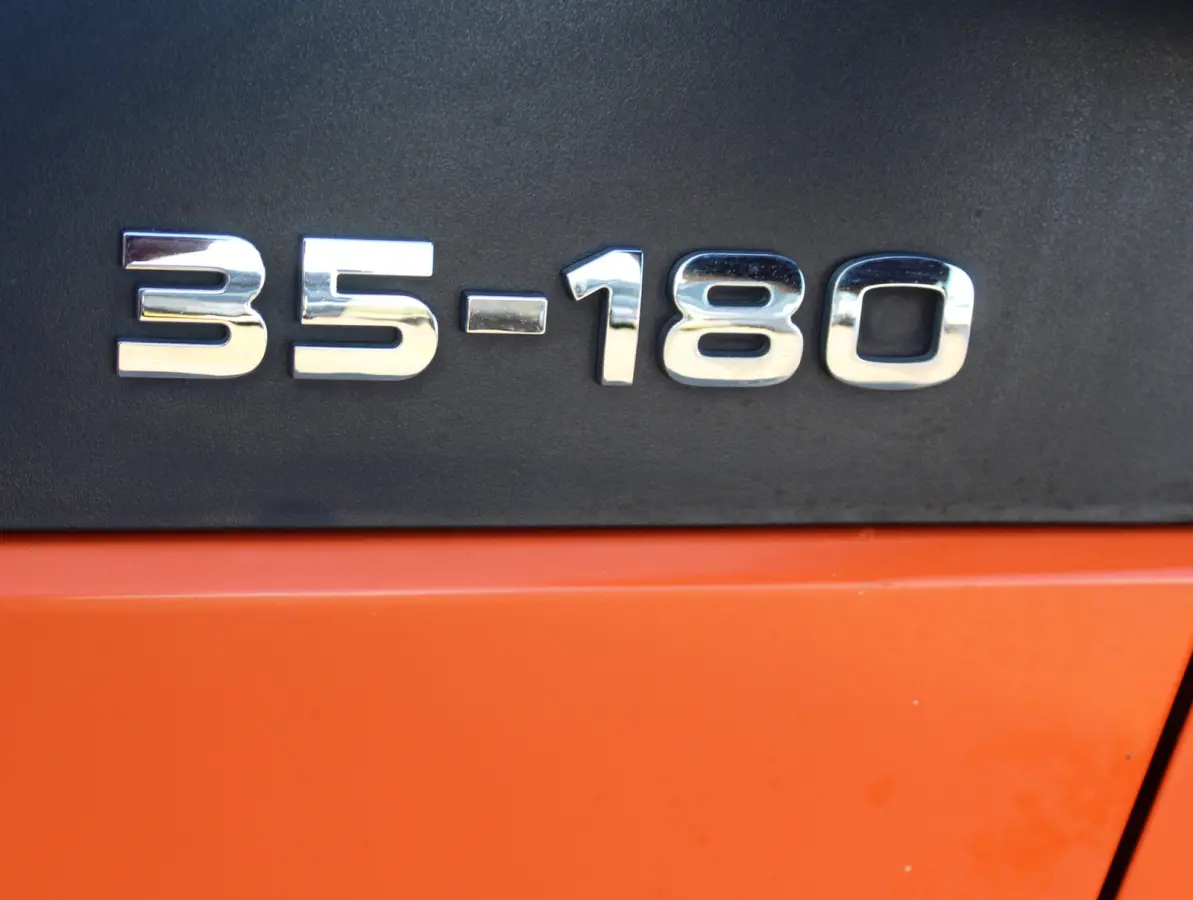 35C18 3.0 375 Open Laadbak Dubbellucht Trekhaak