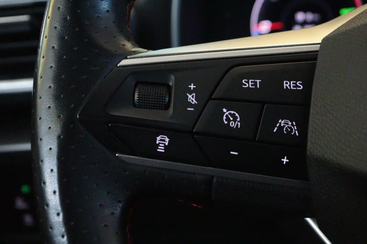 1.4 TSI eHybrid PHEV FR | NAVI / APPCONNECT | CAMERA + PDC | STUUR / STOELVERW | LANE-ASSIST | TREKHAAK INKL |