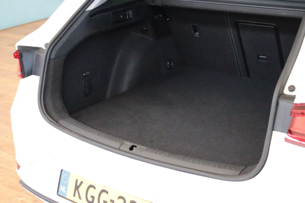 1.4 TSI eHybrid PHEV FR | NAVI / APPCONNECT | CAMERA + PDC | STUUR / STOELVERW | LANE-ASSIST | TREKHAAK INKL |