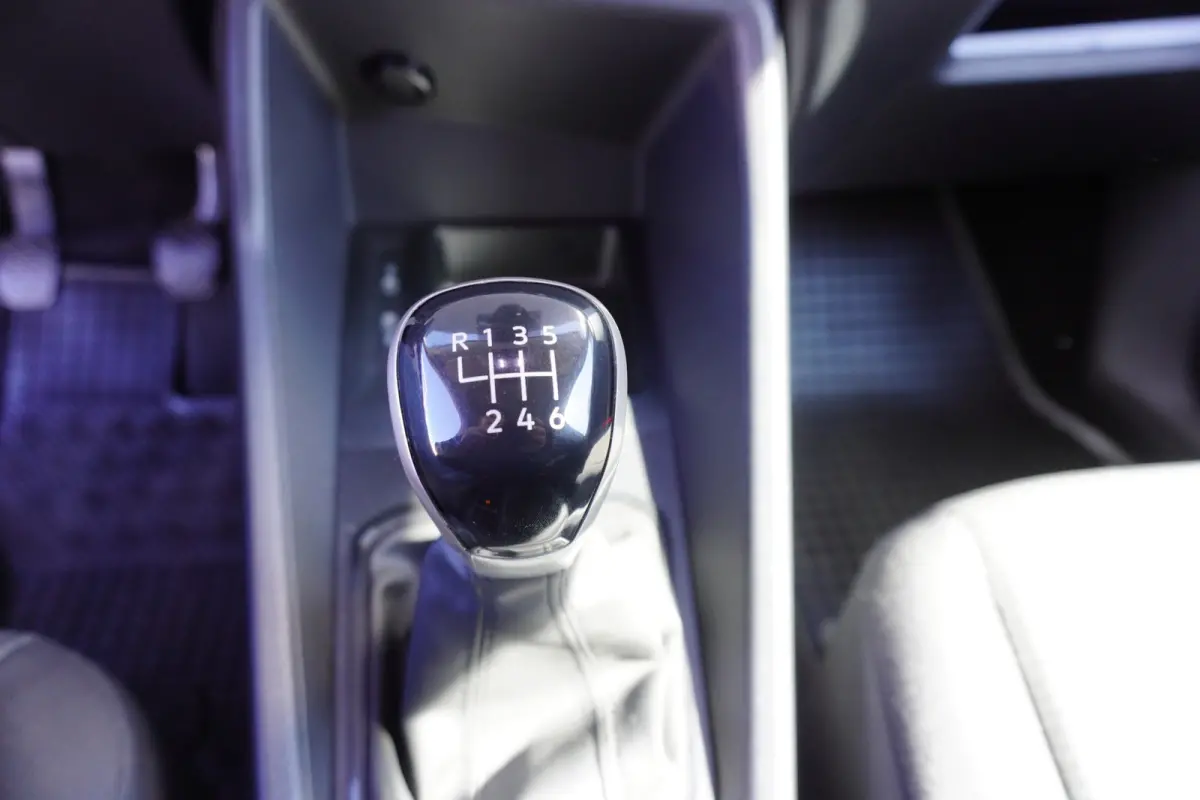 2.0 TDI Style Airco Cruise control Multifunctioneel stuurwiel Parkeersensoren