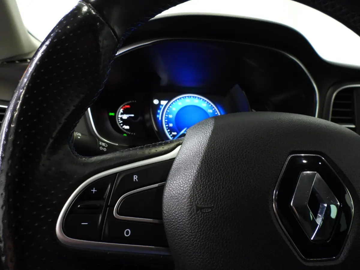 1.2 TCe Aut. GT-Line NAVI/CAMERA/CLIMA/LED/17"LMV!