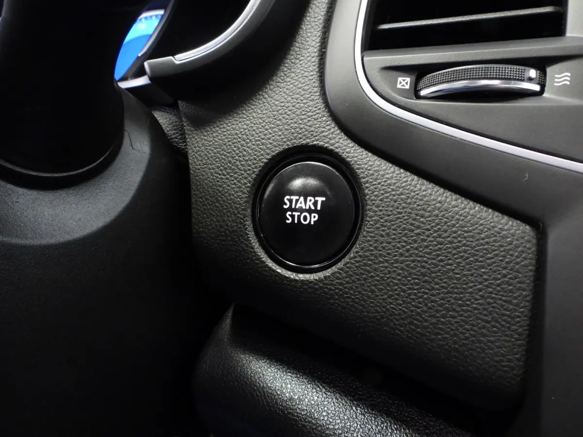 1.2 TCe Aut. GT-Line NAVI/CAMERA/CLIMA/LED/17"LMV!