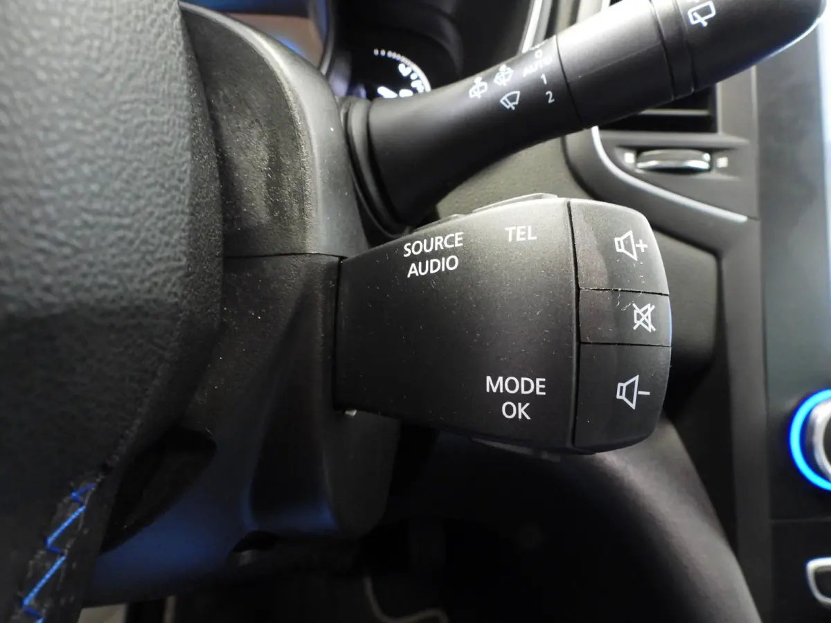 1.2 TCe Aut. GT-Line NAVI/CAMERA/CLIMA/LED/17"LMV!