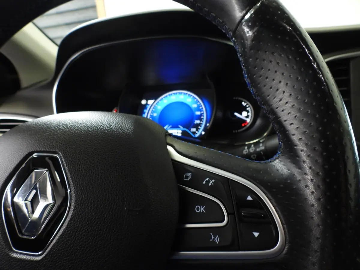 1.2 TCe Aut. GT-Line NAVI/CAMERA/CLIMA/LED/17"LMV!