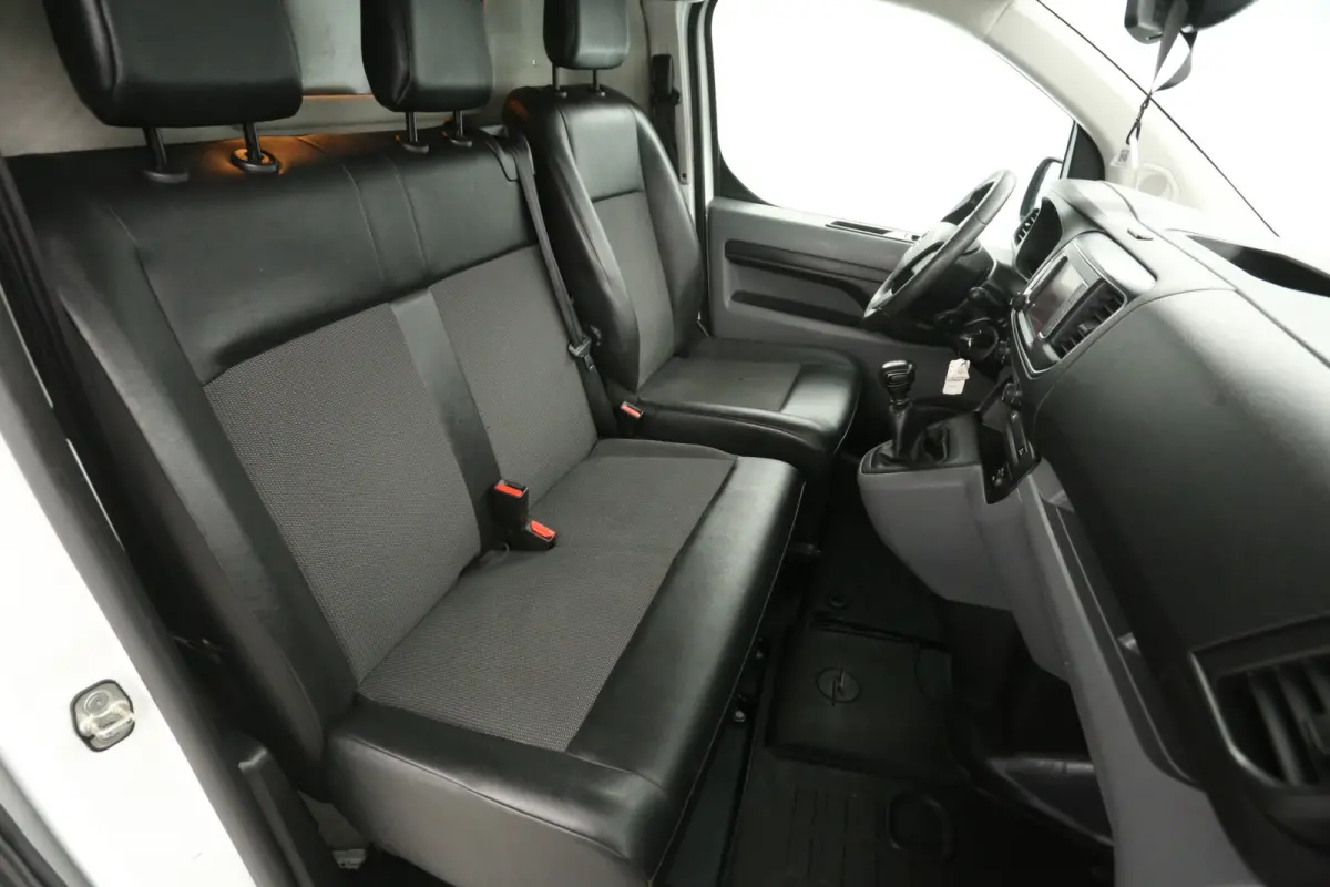 2.0 CDTI L3H1 | Marge | Airco | Cruise | 3 Zits | Trekhaak | Carplay | Parkeersens.