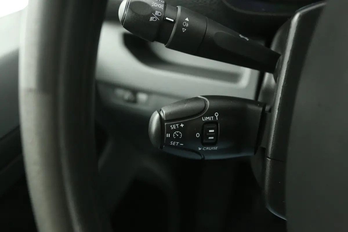 2.0 CDTI L3H1 | Marge | Airco | Cruise | 3 Zits | Trekhaak | Carplay | Parkeersens.