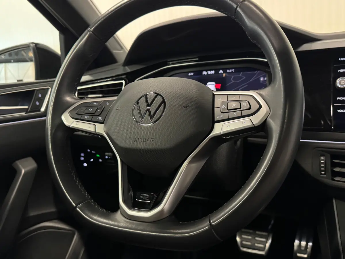 1.0 TSI R-Line | PANO | ACC | CAMERA | CARPLAY