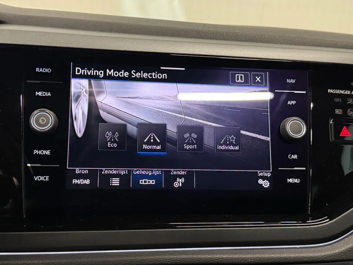 1.0 TSI R-Line | PANO | ACC | CAMERA | CARPLAY