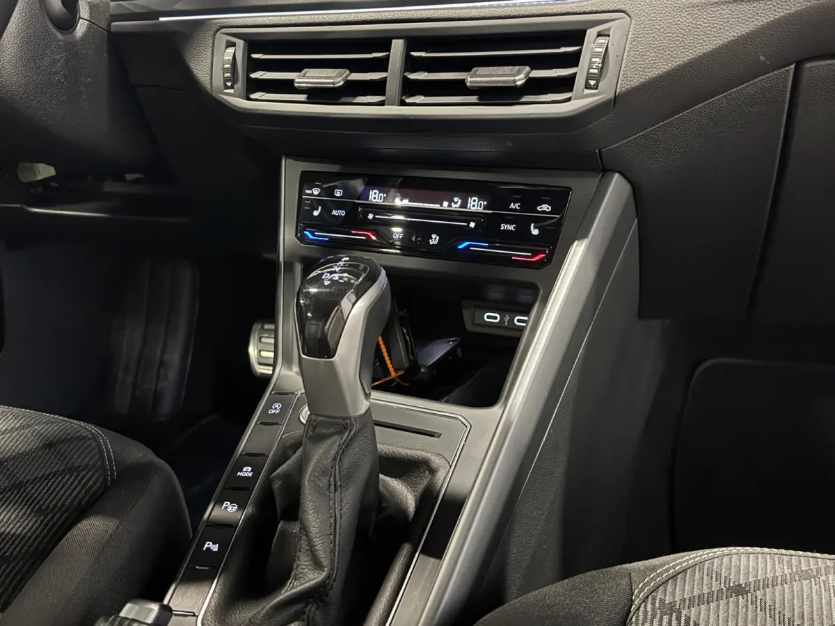 1.0 TSI R-Line | PANO | ACC | CAMERA | CARPLAY