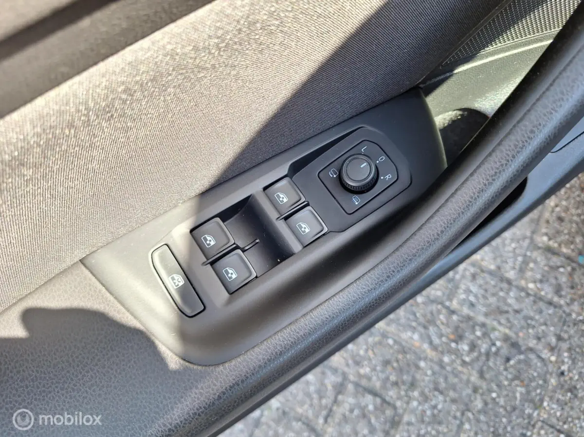 1.5 TSI BUSINESS AUTOMAAT • Trekhaak •