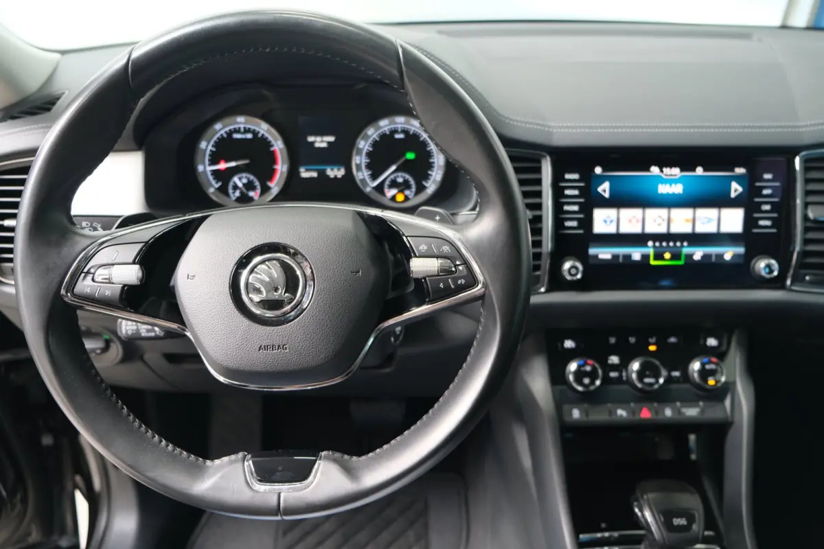 1.5 TSI Business Edition 7p. - N.A.P. Airco, Cruise, Carplay, PDC, Navi, Camera, Trekhaak.