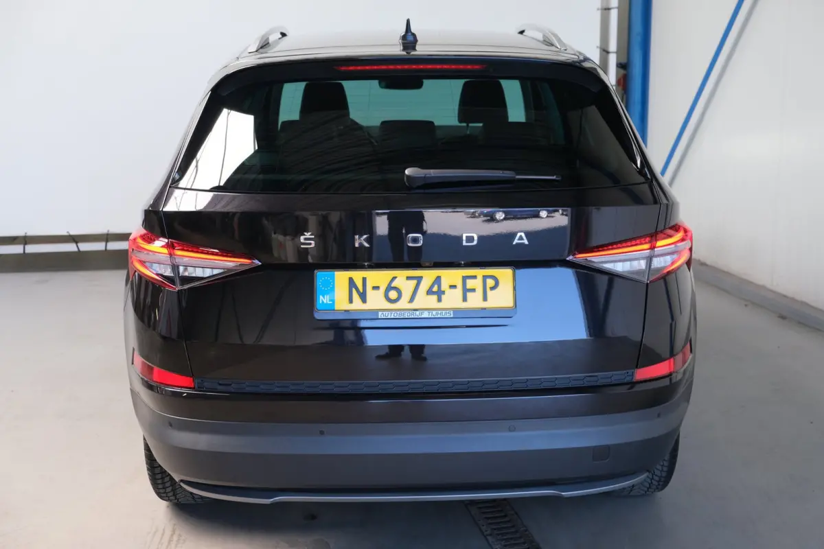 1.5 TSI Business Edition 7p. - N.A.P. Airco, Cruise, Carplay, PDC, Navi, Camera, Trekhaak.