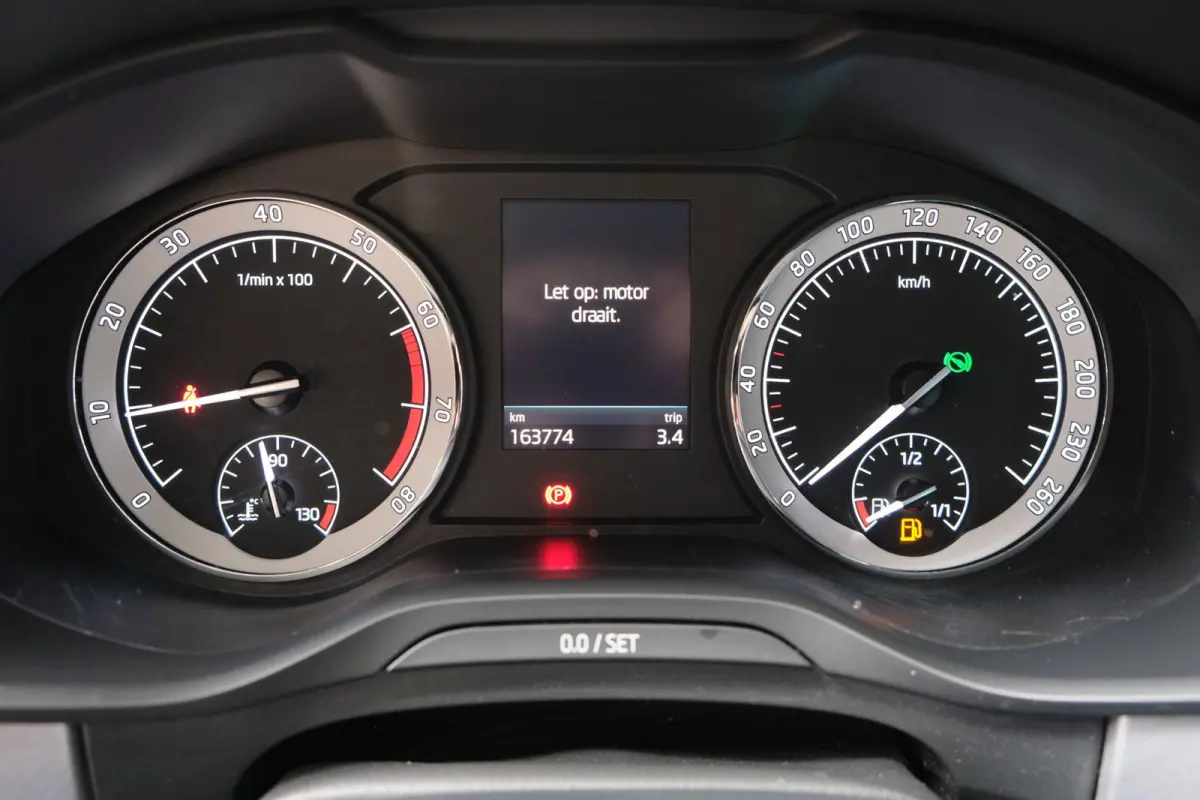 1.5 TSI Business Edition 7p. - N.A.P. Airco, Cruise, Carplay, PDC, Navi, Camera, Trekhaak.