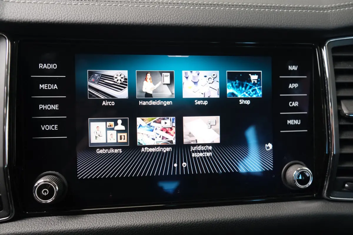 1.5 TSI Business Edition 7p. - N.A.P. Airco, Cruise, Carplay, PDC, Navi, Camera, Trekhaak.