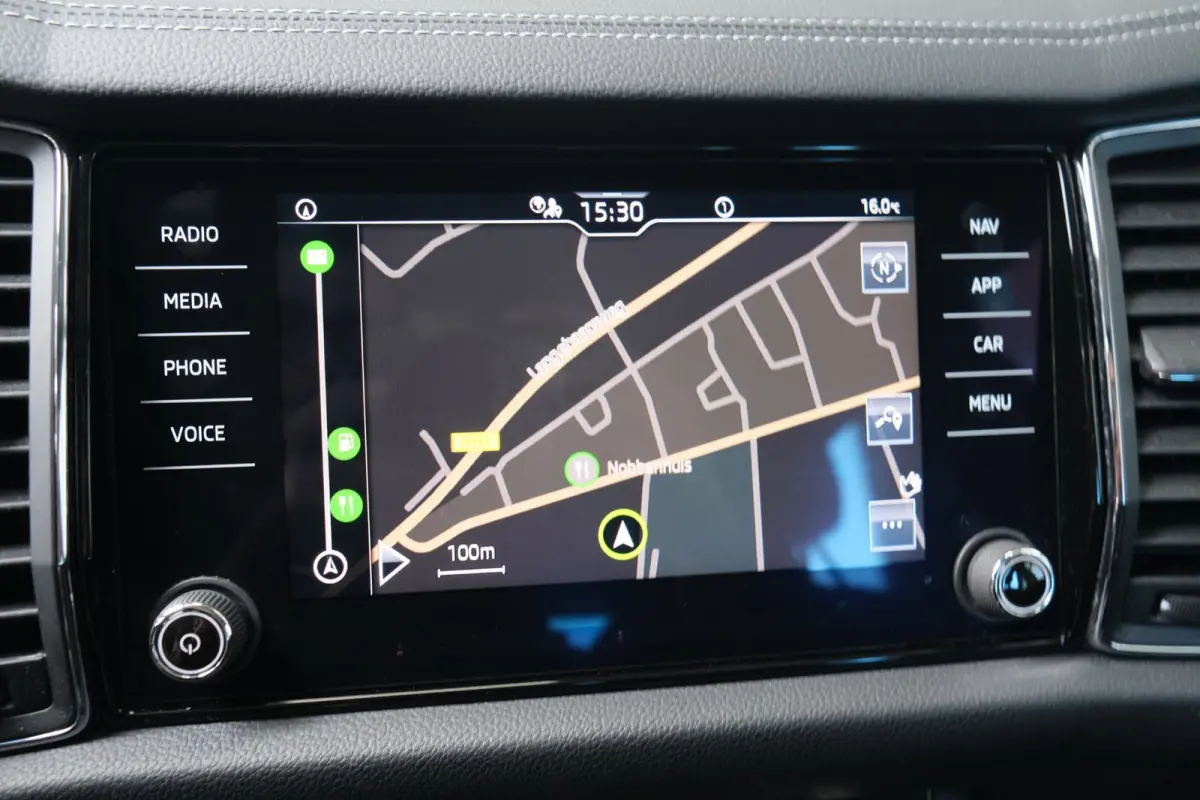 1.5 TSI Business Edition 7p. - N.A.P. Airco, Cruise, Carplay, PDC, Navi, Camera, Trekhaak.