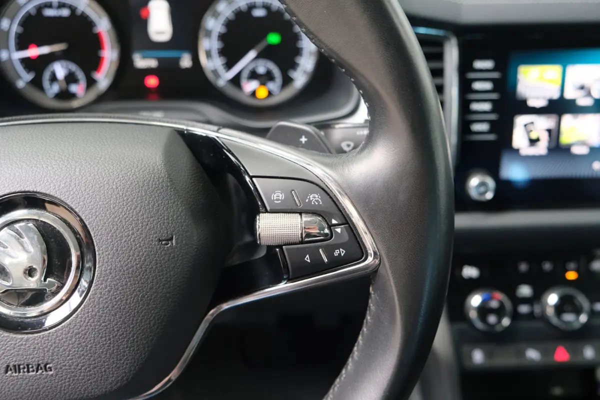 1.5 TSI Business Edition 7p. - N.A.P. Airco, Cruise, Carplay, PDC, Navi, Camera, Trekhaak.