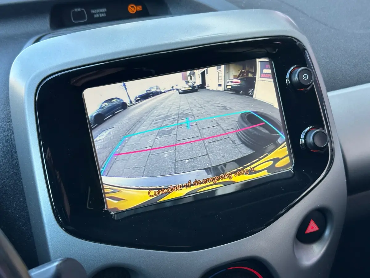 1.0 VVT-i x-play 5 Deurs Airco Camera