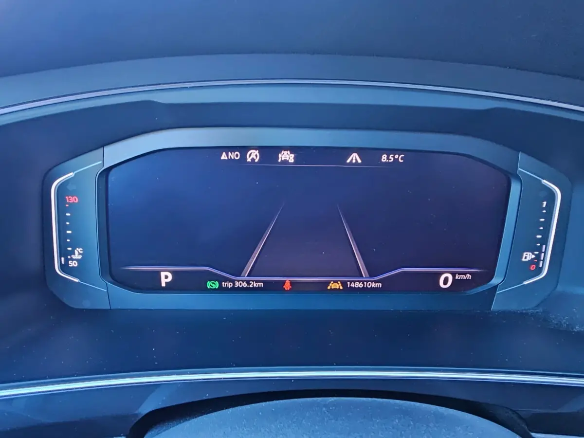 1.5 TSI Highline Business R-line 7p. | LED | Pano | Trekhaak | Leder | Stoelverwarming | Camera | ACC | App-connect | All-seasons | Vol |