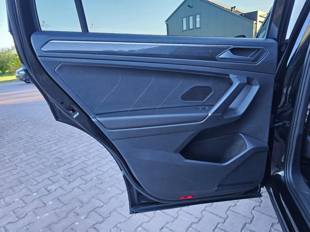 1.5 TSI Highline Business R-line 7p. | LED | Pano | Trekhaak | Leder | Stoelverwarming | Camera | ACC | App-connect | All-seasons | Vol |