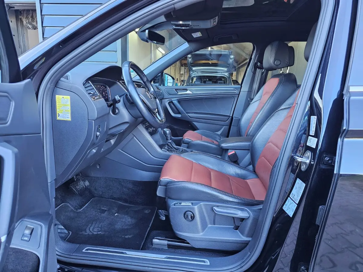 1.5 TSI Highline Business R-line 7p. | LED | Pano | Trekhaak | Leder | Stoelverwarming | Camera | ACC | App-connect | All-seasons | Vol |