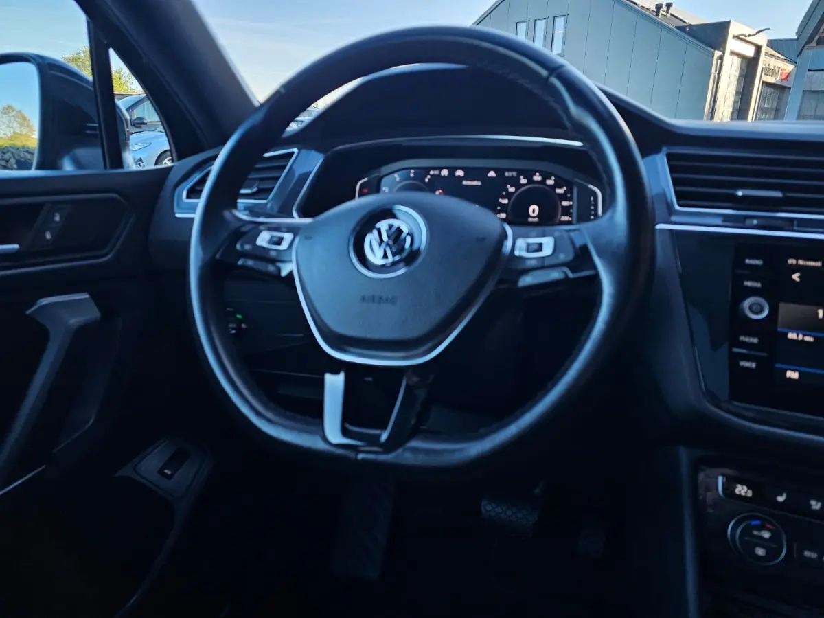 1.5 TSI Highline Business R-line 7p. | LED | Pano | Trekhaak | Leder | Stoelverwarming | Camera | ACC | App-connect | All-seasons | Vol |