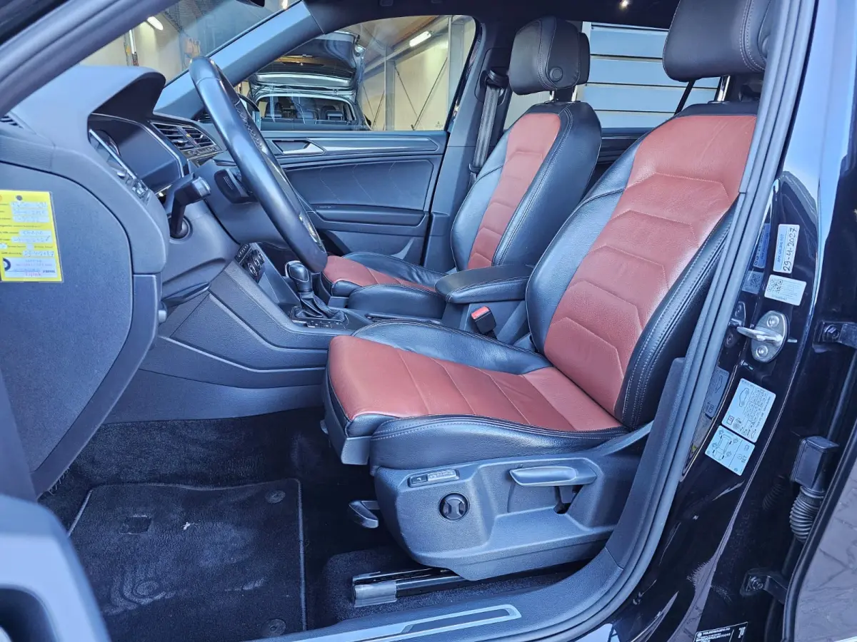 1.5 TSI Highline Business R-line 7p. | LED | Pano | Trekhaak | Leder | Stoelverwarming | Camera | ACC | App-connect | All-seasons | Vol |