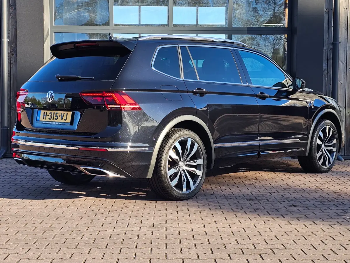 1.5 TSI Highline Business R-line 7p. | LED | Pano | Trekhaak | Leder | Stoelverwarming | Camera | ACC | App-connect | All-seasons | Vol |