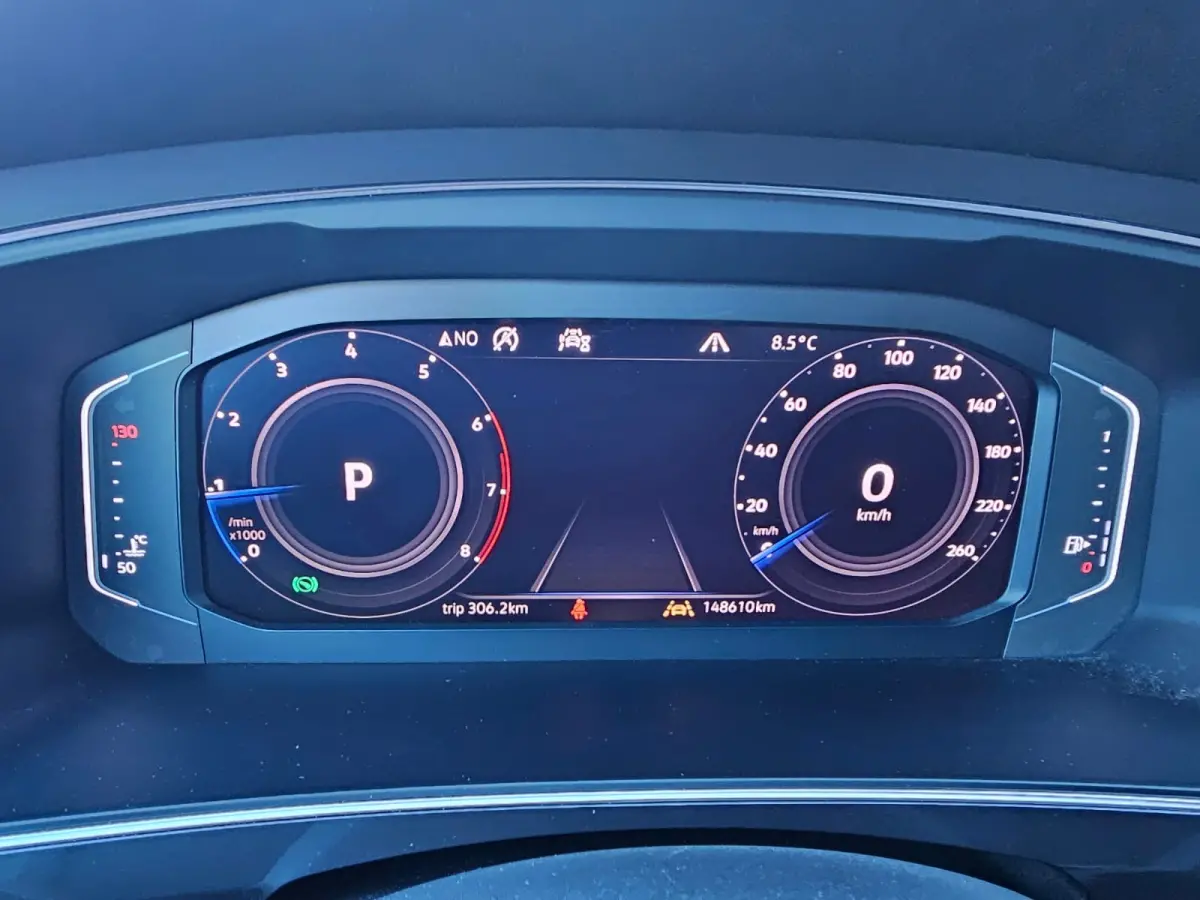 1.5 TSI Highline Business R-line 7p. | LED | Pano | Trekhaak | Leder | Stoelverwarming | Camera | ACC | App-connect | All-seasons | Vol |