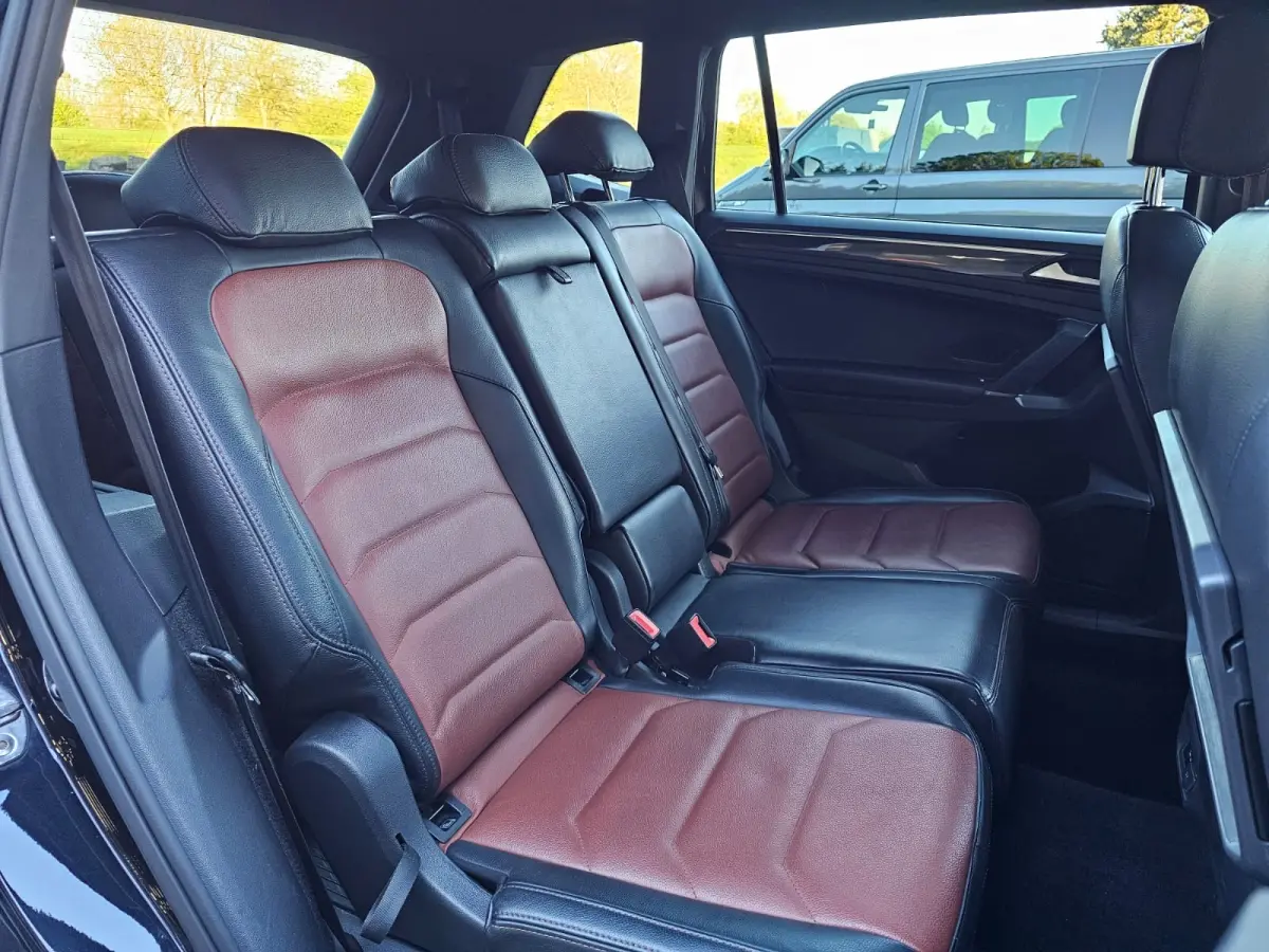 1.5 TSI Highline Business R-line 7p. | LED | Pano | Trekhaak | Leder | Stoelverwarming | Camera | ACC | App-connect | All-seasons | Vol |