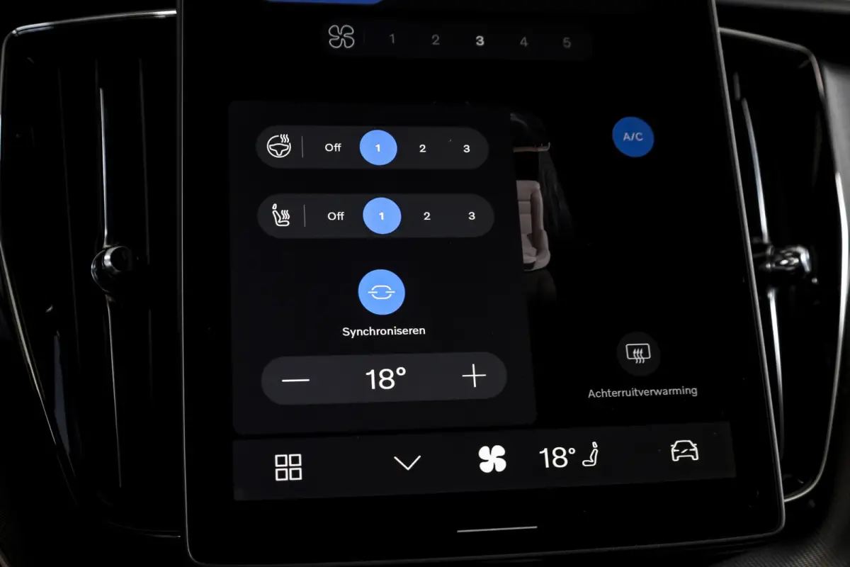 2.0 T8 Plug-in hybrid AWD Plus Black Edition | S/K Panodak | Harman/Kardon | Dig.Cockpit | Adapt.Cruise | Stoel-+Stuurverw. | Elek. stoelen | Camera | NAV+App.Connect | ECC | LM 21" | 6030