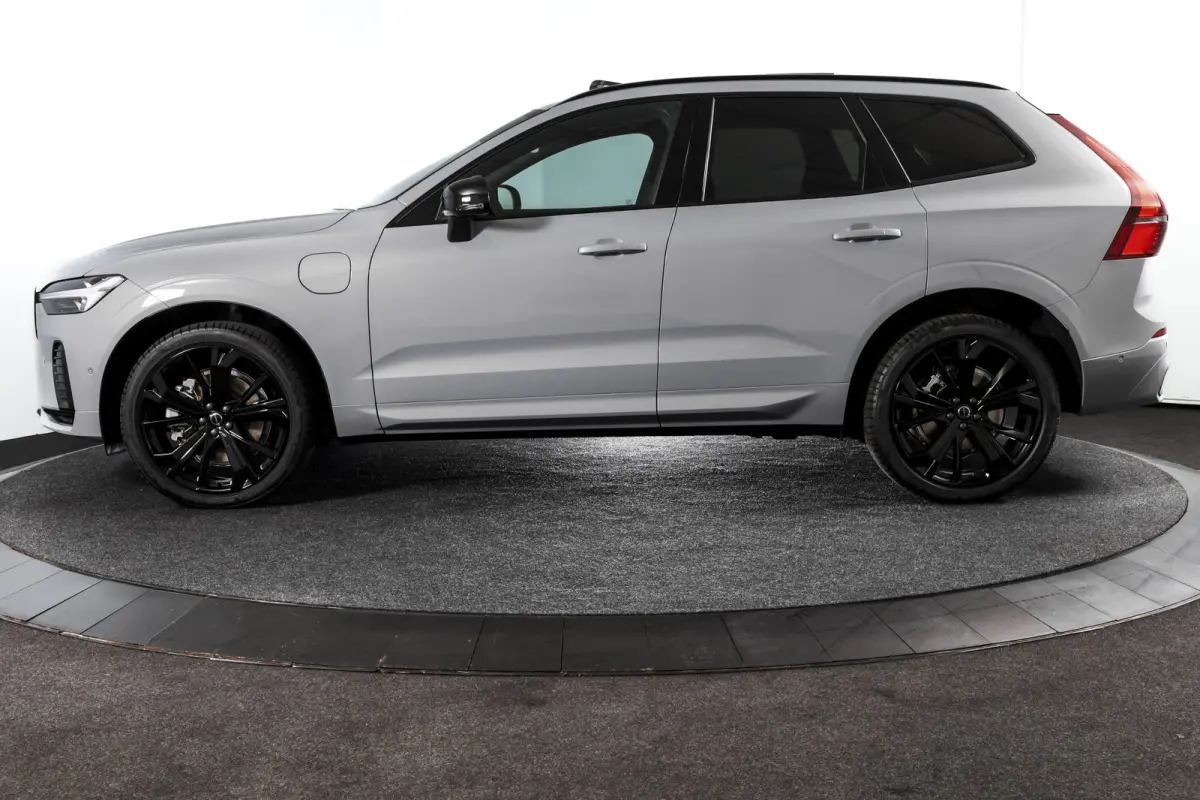 2.0 T8 Plug-in hybrid AWD Plus Black Edition | S/K Panodak | Harman/Kardon | Dig.Cockpit | Adapt.Cruise | Stoel-+Stuurverw. | Elek. stoelen | Camera | NAV+App.Connect | ECC | LM 21" | 6030