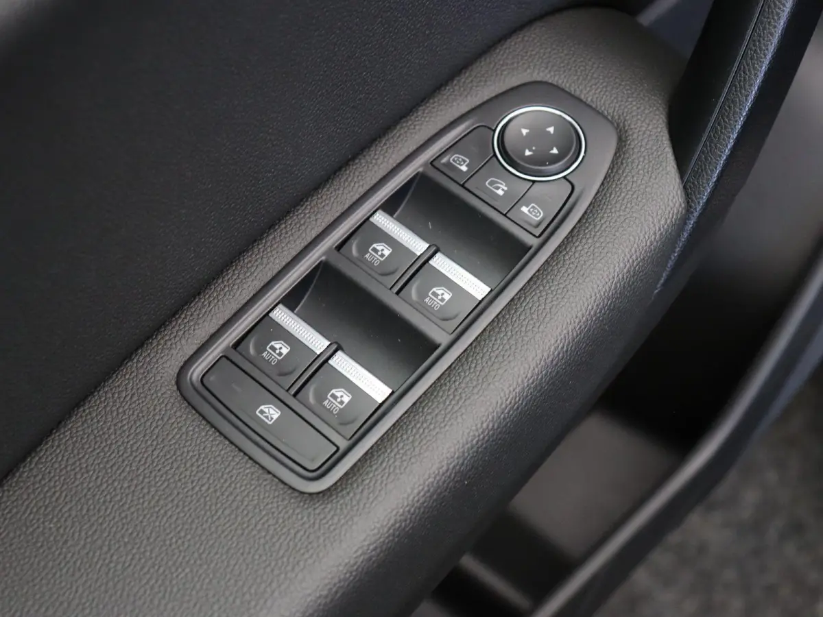 1.8 HEV AT 160pk Instyle | 1e Eigenaar | Panoramadak | Adaptive cruise control | Apple carplay/Android auto | Climate controle | Stoel verwarming | Lichtmetalen velgen 18'' |