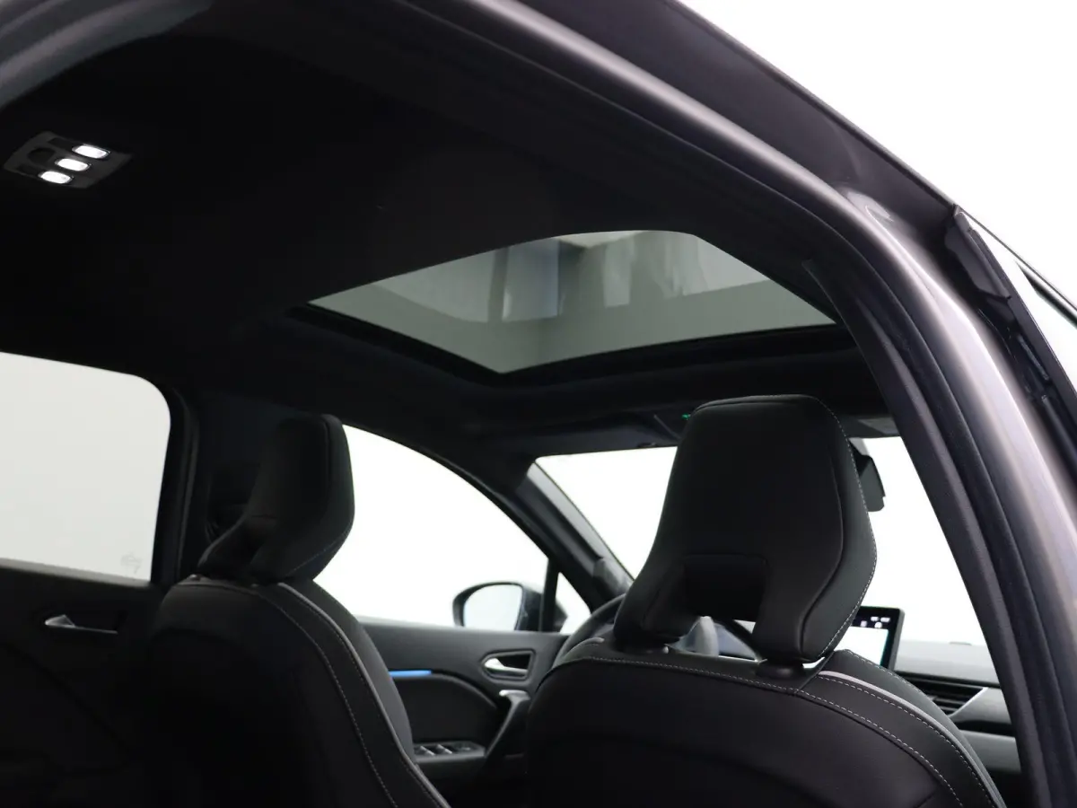 1.8 HEV AT 160pk Instyle | 1e Eigenaar | Panoramadak | Adaptive cruise control | Apple carplay/Android auto | Climate controle | Stoel verwarming | Lichtmetalen velgen 18'' |