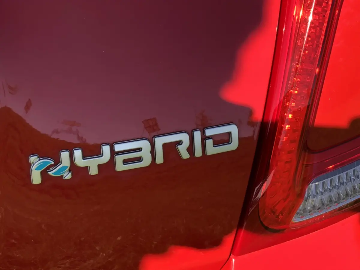 1.0 Hybrid Red NAVI|CLIMATE|APPLE/ANDROID|PDC|16"