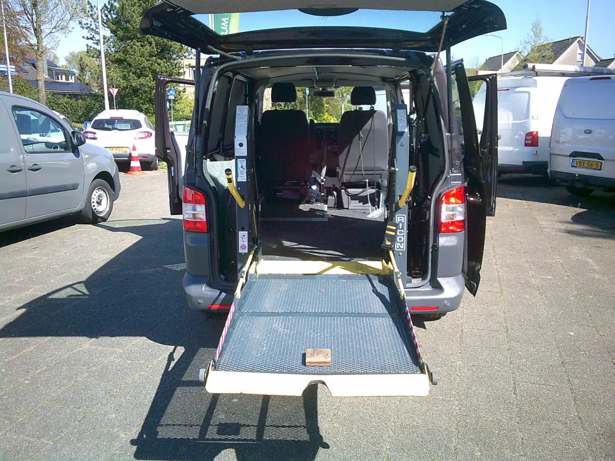 2.0 TDI L1H1 ingericht voor rijden met rolstoel inc lift afstandsbediening!!! rolstoel auto voorzien van automaat