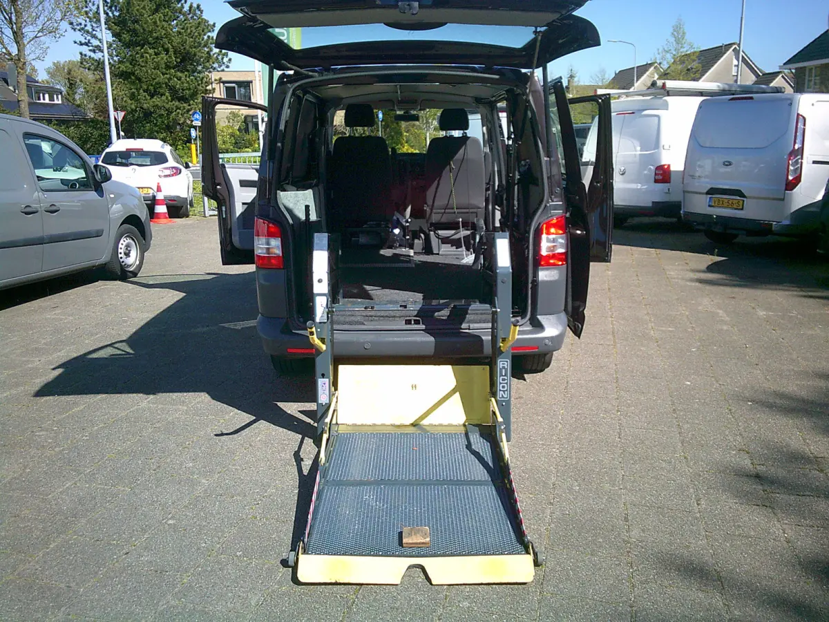 2.0 TDI L1H1 ingericht voor rijden met rolstoel inc lift afstandsbediening!!! rolstoel auto voorzien van automaat