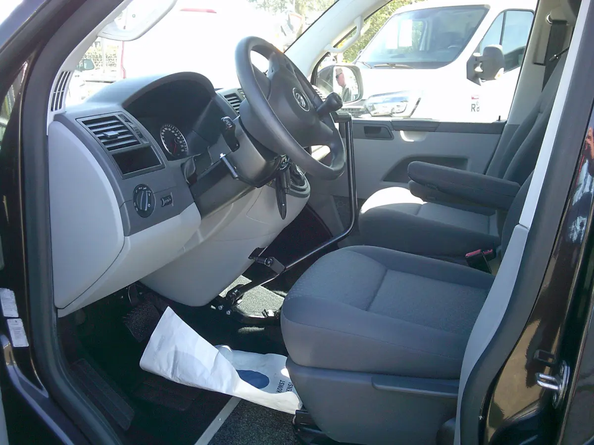 2.0 TDI L1H1 ingericht voor rijden met rolstoel inc lift afstandsbediening!!! rolstoel auto voorzien van automaat