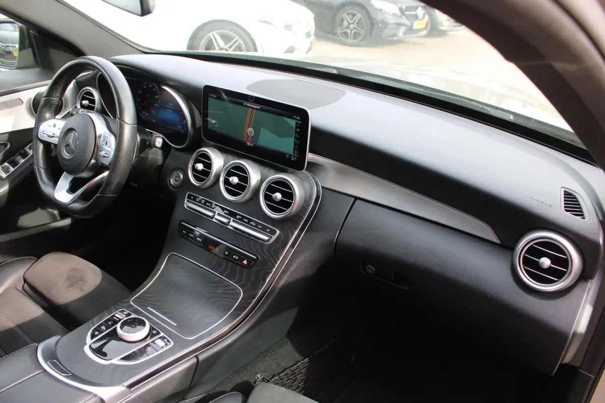 160 AUT9 AMG NIGHT PAKKET PANORAMADAK 360-CAMERA 19'' NL AUTO