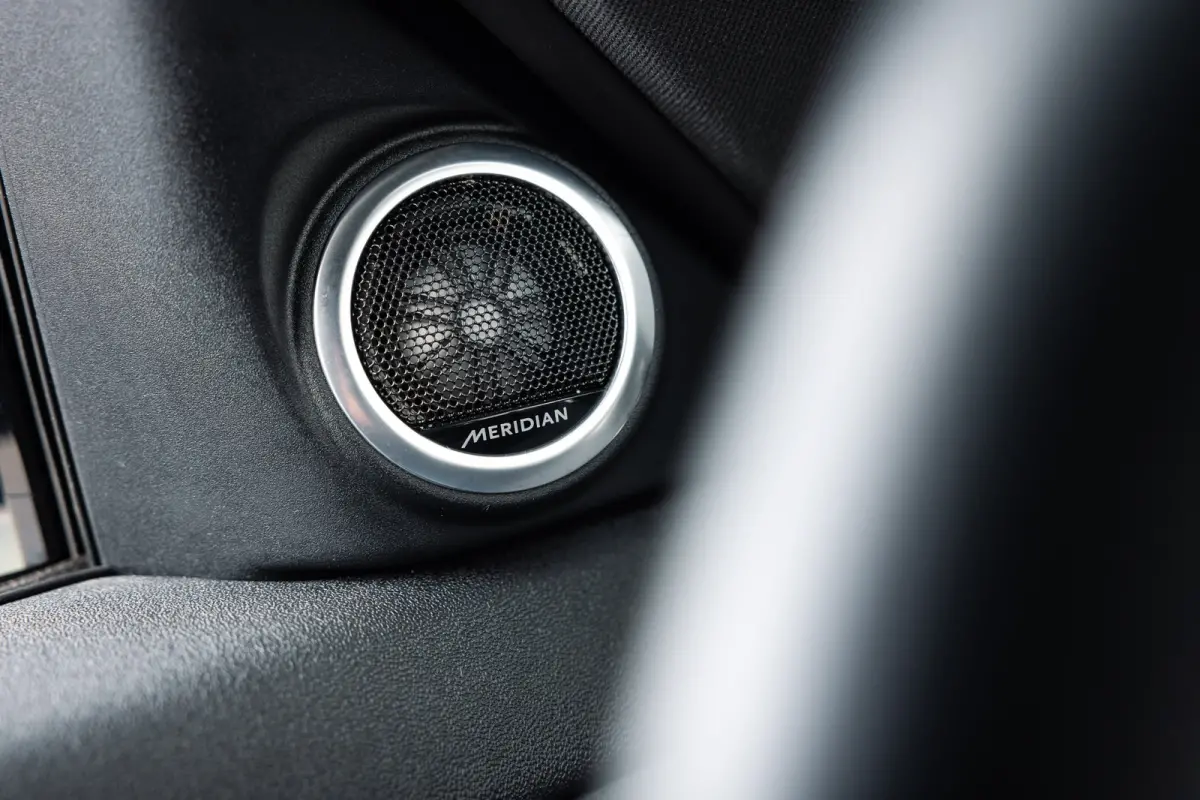 P300e R-Dynamic SE AWD | Cold Climate | 20 Inch | El. Trekhaak | Black Ext Pack | Meridian Audio | Drive Pack