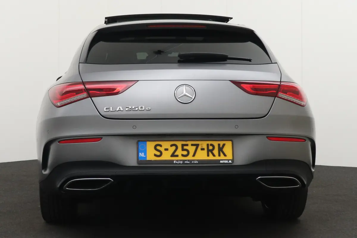250e AMG Night-Pack Pano-dak 19'LMV