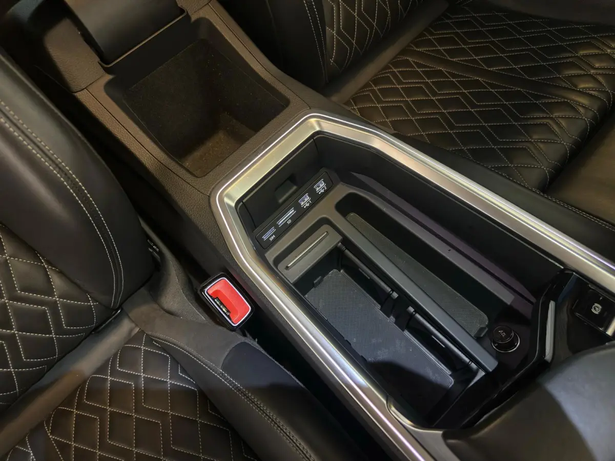 55 quattro S edition 95 kWh|B&O|SFEER|PANO|HUD|