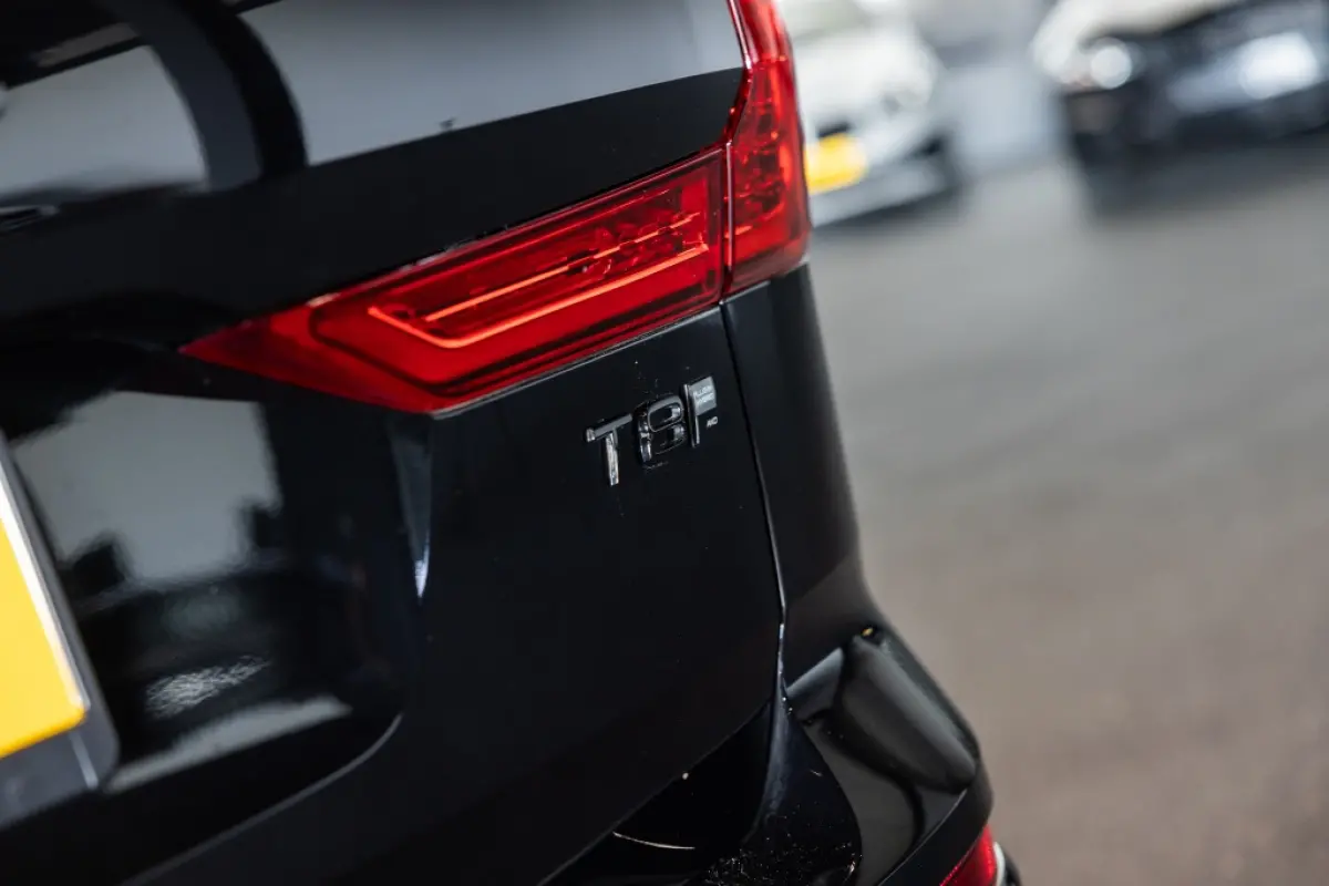 T8 Plus Black Edition AWD | H&K | 360 Cam | Pano |